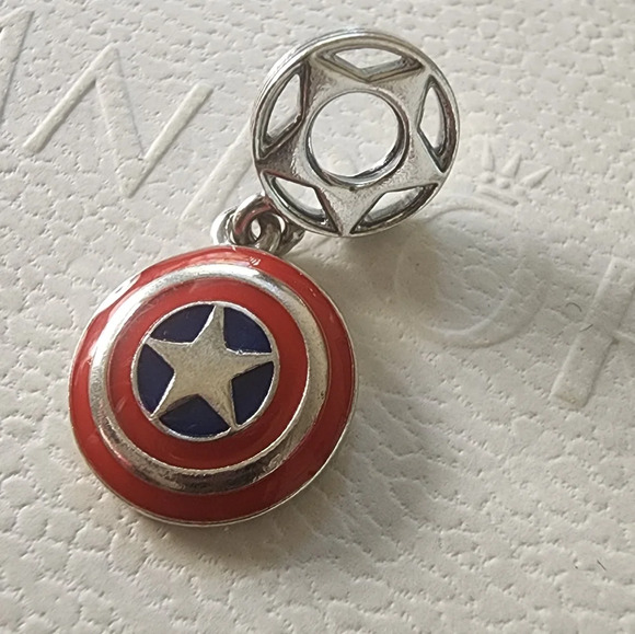 Pandora Marvel The Avengers Captain America Shield Dangle Charm - Picture 4 of 8